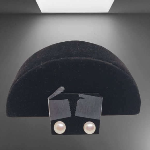 High Lustre Cultured Freshwater Pearl Button Earrings 9MM (NWOT) - Picture 3 of 4